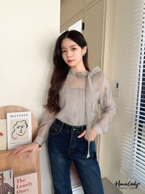 WQB20 氣質透袖領壓紋綁帶衫 