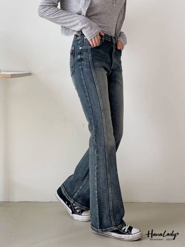 WJA96 刷白提臀線條微喇叭丹寧褲 