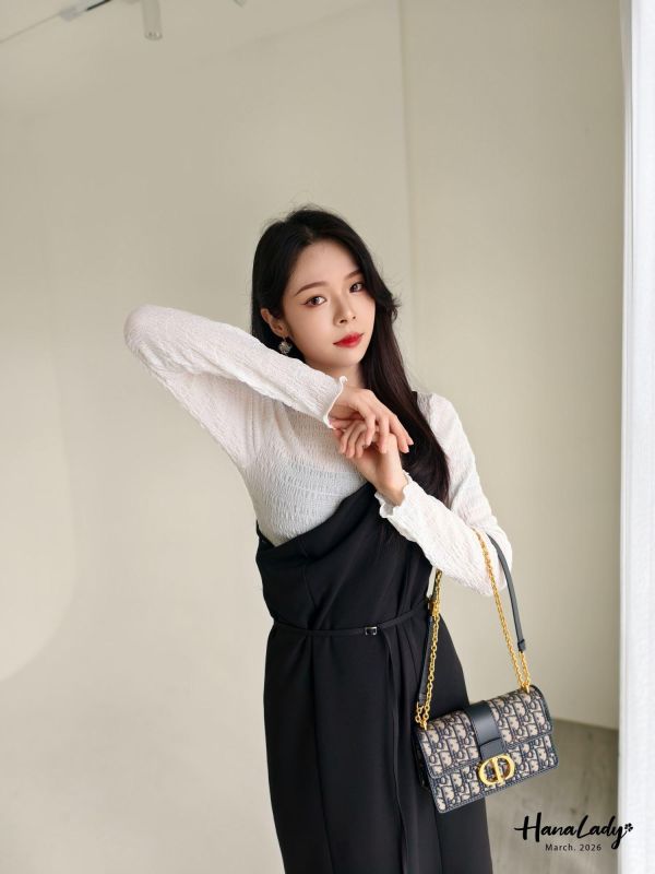 LSA57 微透拷克邊內搭上衣 