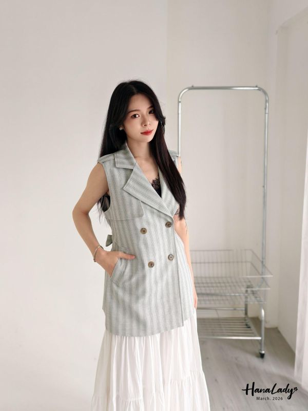 LSA28 三角翻領雙排釦線條背心 