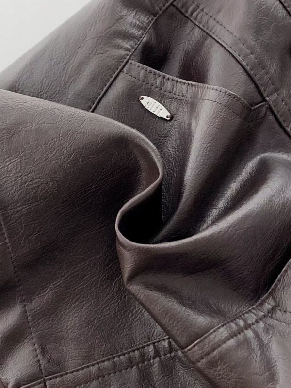 WQA49 俐落車線皮革褲裙 