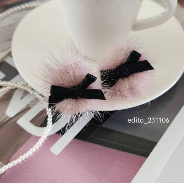 SQB35 緞帶QQ毛球耳針式耳環 