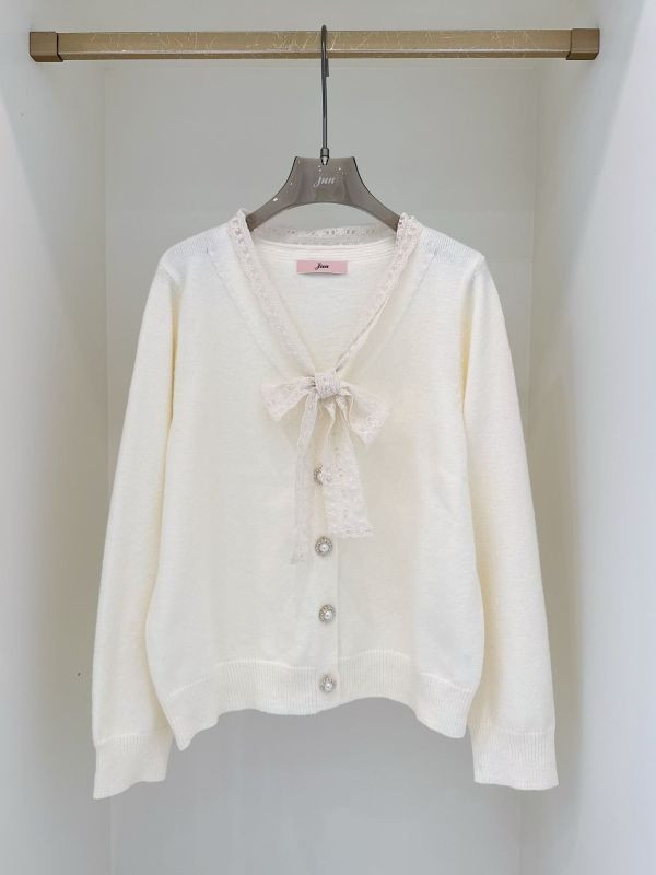 WQA22 綁結蕾絲釘珠釦針織上衣 