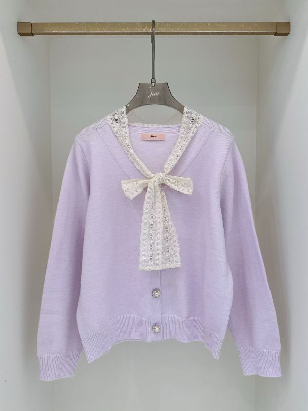 WQA22 綁結蕾絲釘珠釦針織上衣 