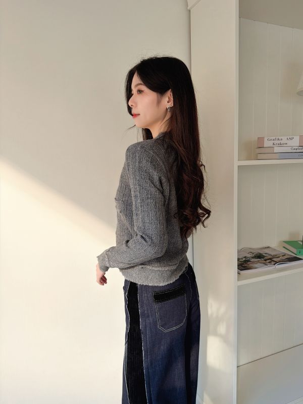 WQB25 愛心釦毛鬚邊針織上衣 