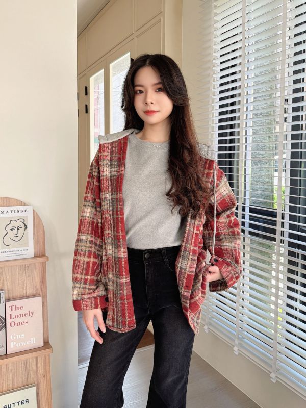 WQA77 微厚磅圓領純色上衣 