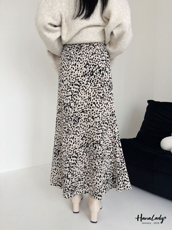 LEA89 一年四季都能穿的豹紋長裙 