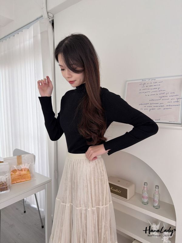 WJB15 質感款V線透肩坑條上衣 