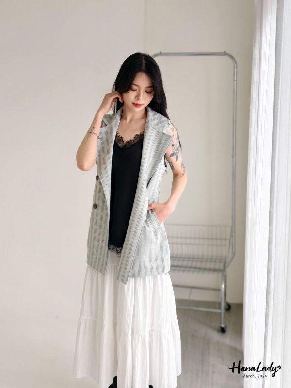 LSA28 三角翻領雙排釦線條背心 