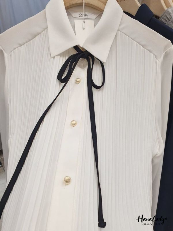 LEA27 造型金扣雪紡壓紋上衣 