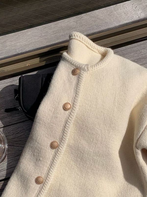 WQA71 質感造型金釦圓領上衣 