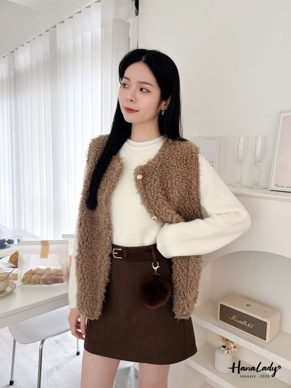 LEA44 泰迪熊Q毛金釦背心 