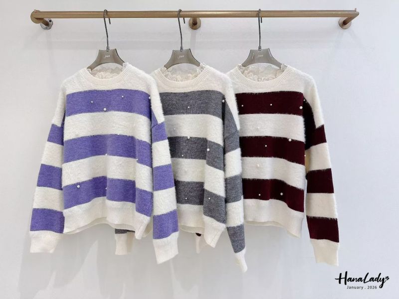 LEA33 蕾絲領釘珠條紋親膚上衣 