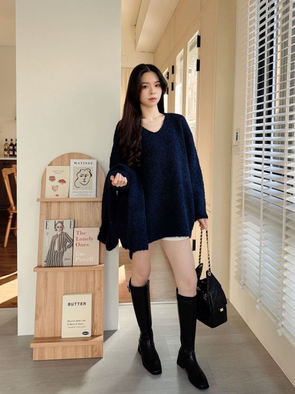 WQA82 附圍巾V領長版針織上衣 