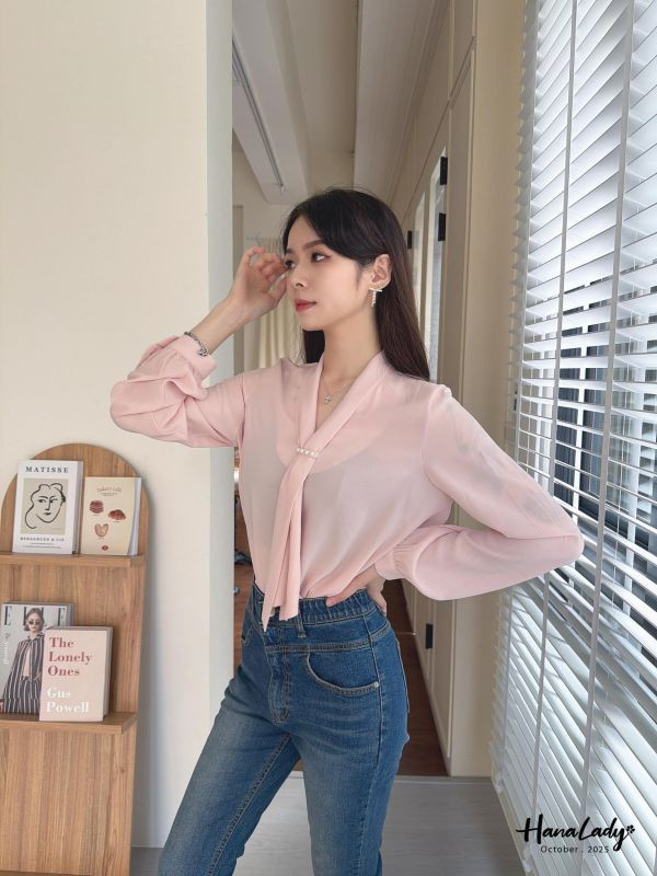 WTA65 柔美珍珠領巾雪紡衫 