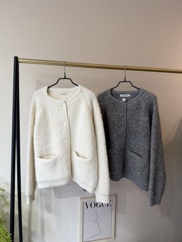 LEB03 百搭Q毛口袋針織排釦外 