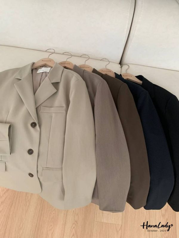 WTA51 簡約三釦後開衩西裝外套 