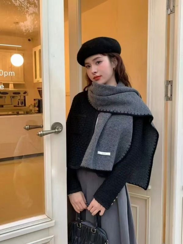 WQB40 簡約配色邊線條圍巾 