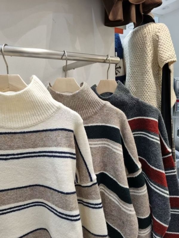 WQA74 配色條紋高領針織上衣 