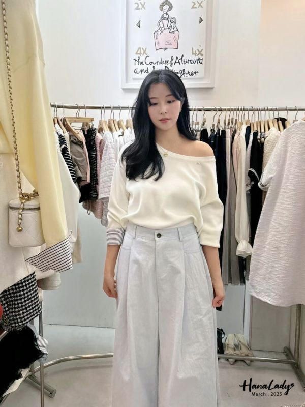 WSA20 線條反摺袖設計寬領上衣 