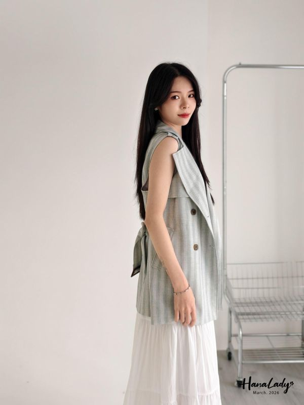 LSA28 三角翻領雙排釦線條背心 