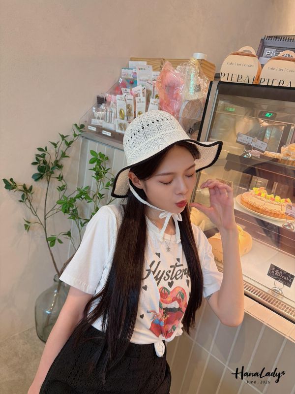 LLA89 櫻桃愛心嘴唇棉T 