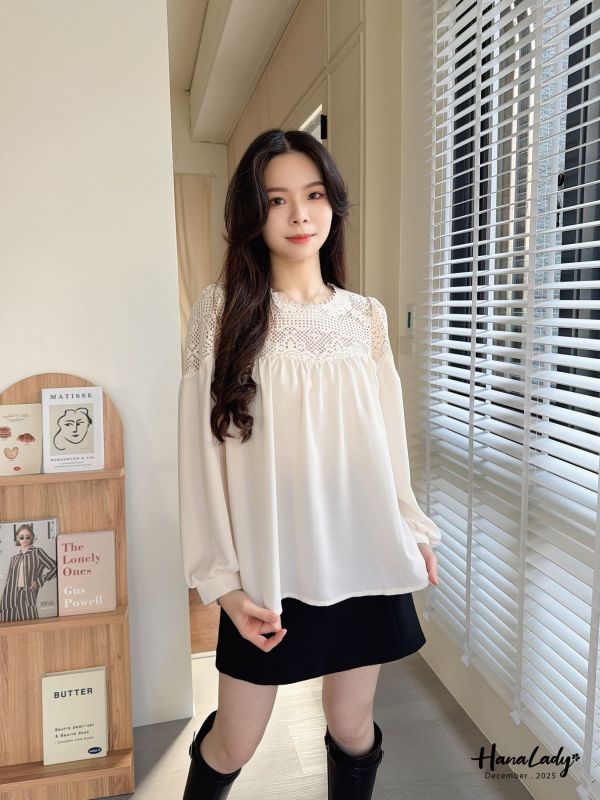 WQA91 浪漫簍空雕花雪紡上衣 