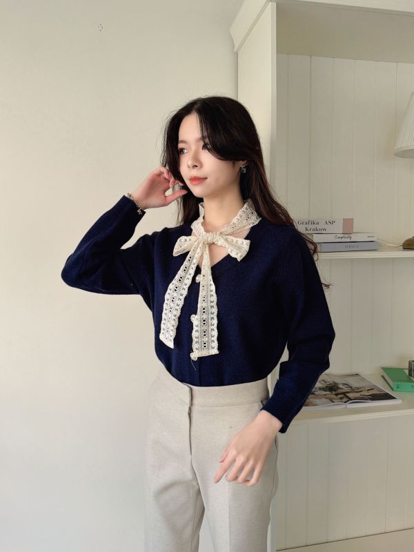 WQA22 綁結蕾絲釘珠釦針織上衣 