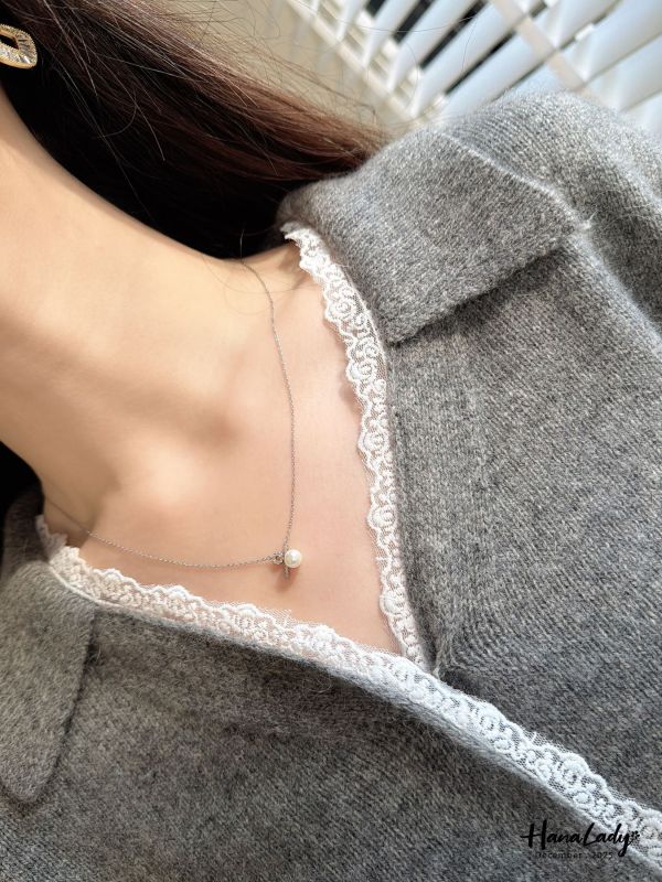 WQA58 蕾絲邊針珠釦毛料針織衫 