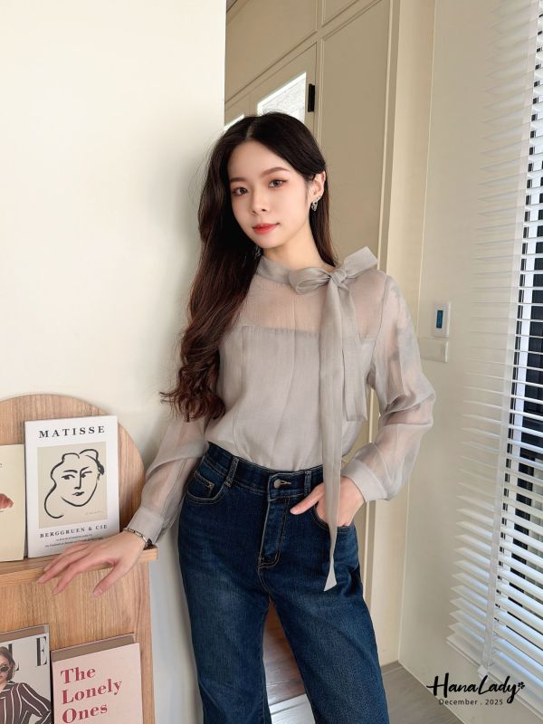WQB20 氣質透袖領壓紋綁帶衫 
