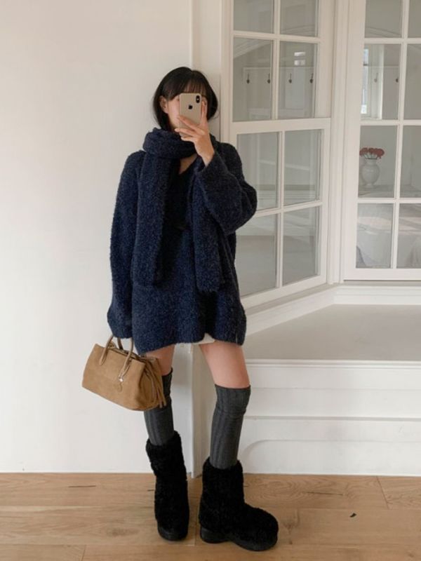 WQA82 附圍巾V領長版針織上衣 