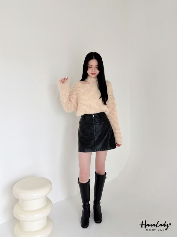 LEA30 造型挖肩純色上衣 