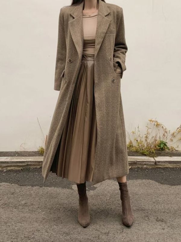 WQA88 皮革拼接線條微舖棉羊毛大衣 