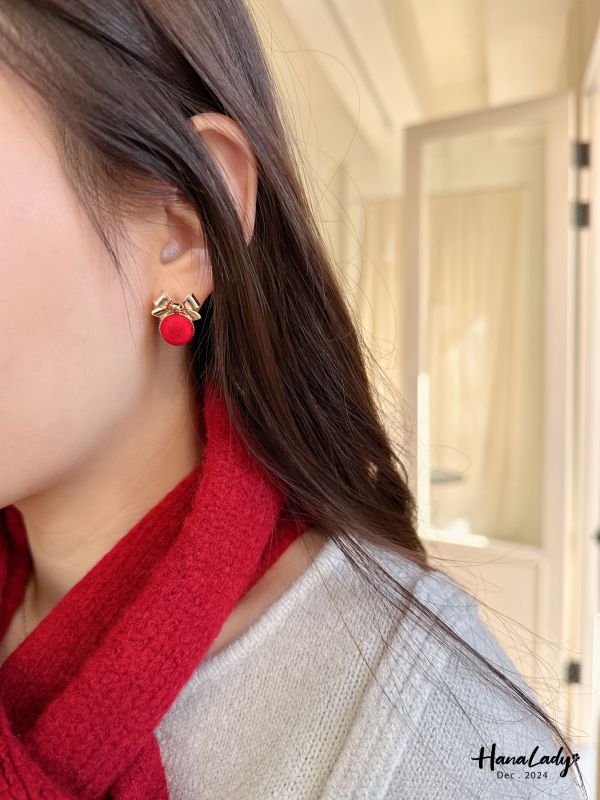 FQB43 小毛球蝴蝶結耳環 