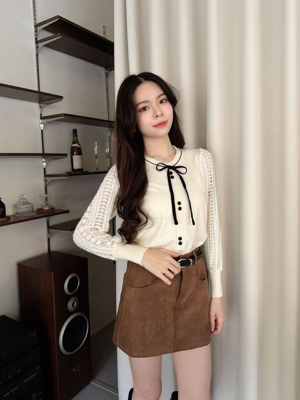 WQA29 蕾絲簍空透袖綁帶上衣 