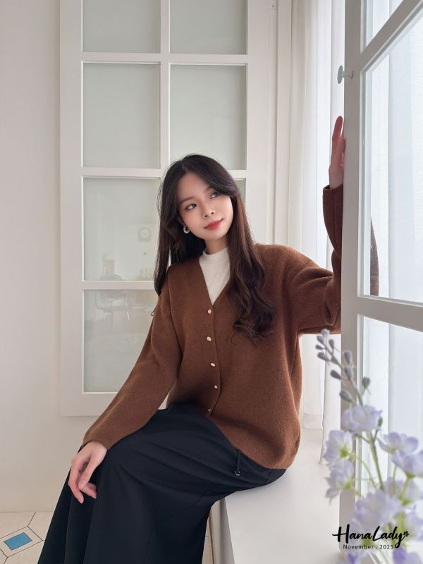 WJB10 簡約金釦純色V領外 