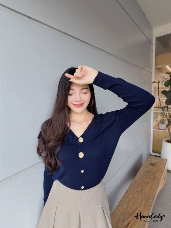 WTB39 木紋釦設計斗篷針織上衣 