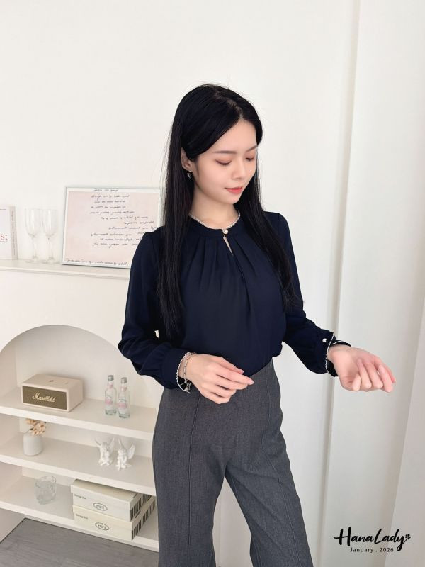 LEA26 珍珠領線圈滾邊雪紡上衣 