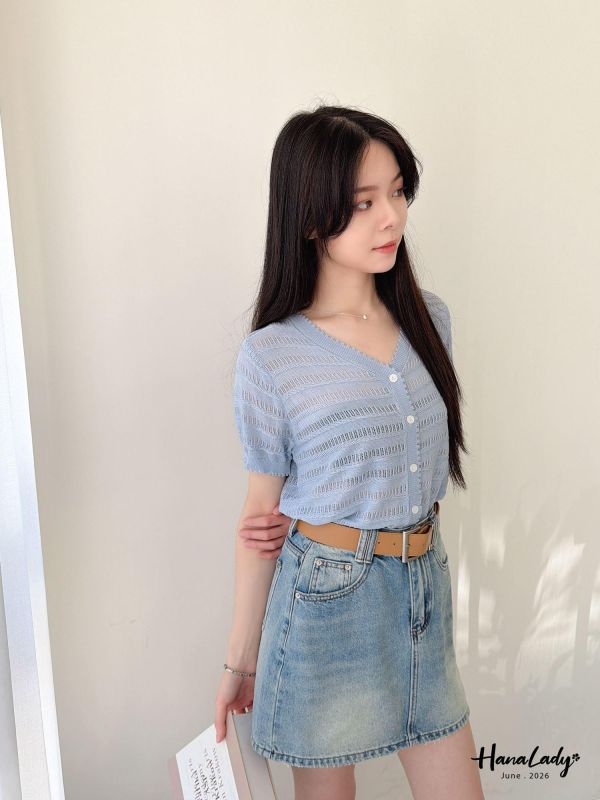 LLA48 柔美親膚排釦上衣 