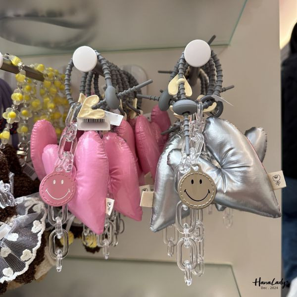 FQB51 澎澎愛心微笑滴膠掛飾 