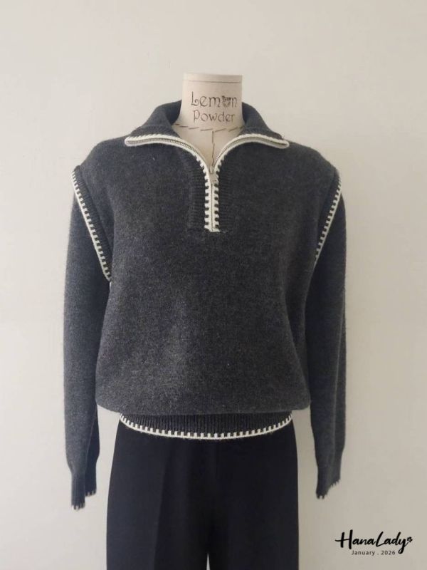 LEA70 拉鍊領設計線條針織上衣 