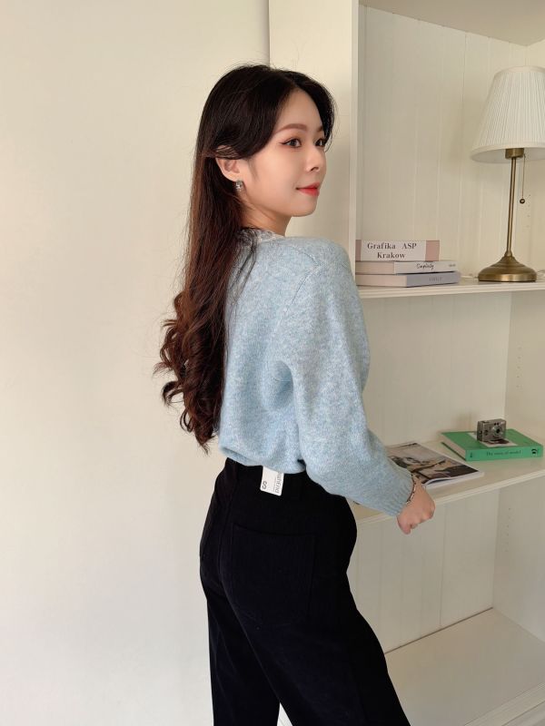 WQA28 超特別造型扭釦針織上衣 