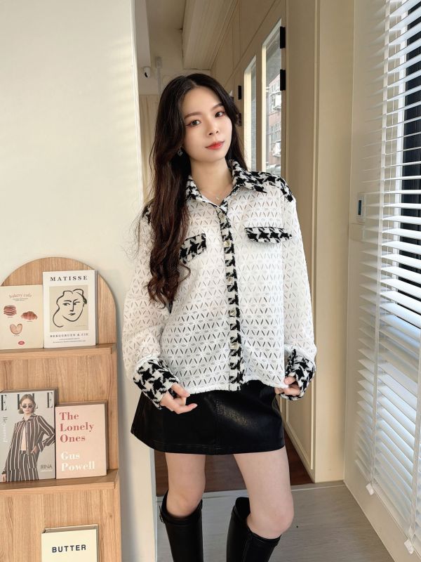 WQA38 千鳥紋配色簍空小花上衣 