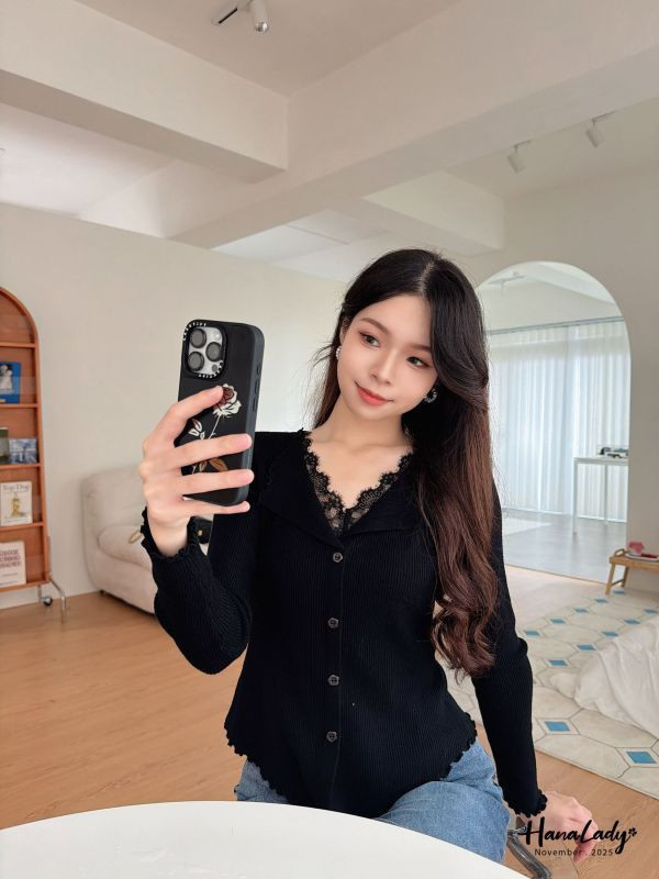 WJA04 蕾絲翻領修身針織上衣 