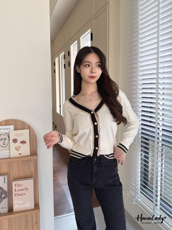 WTB20 配色領細針織親膚排釦衫 