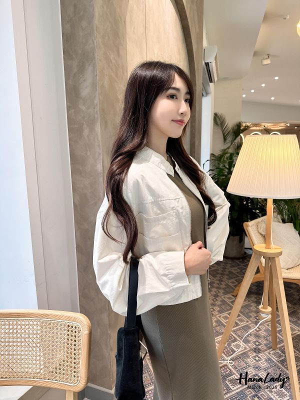 WSA18 帥氣多口袋後抓摺外套 