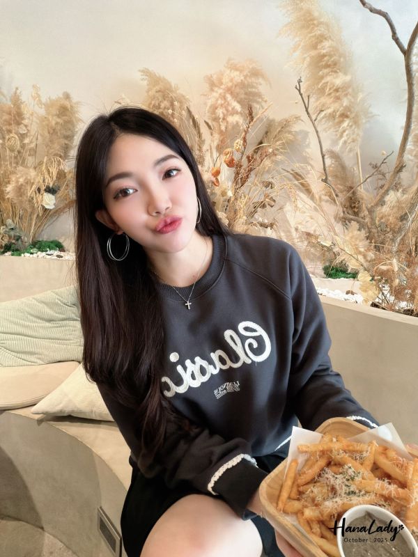 WTB31 質感刺繡字母大學T 