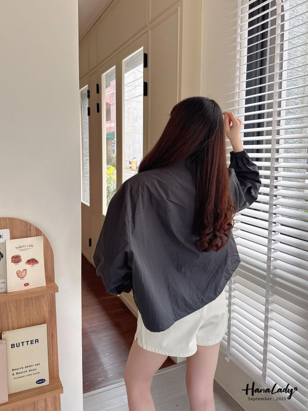 WKA26 拉鍊翻領下抽繩薄外套 