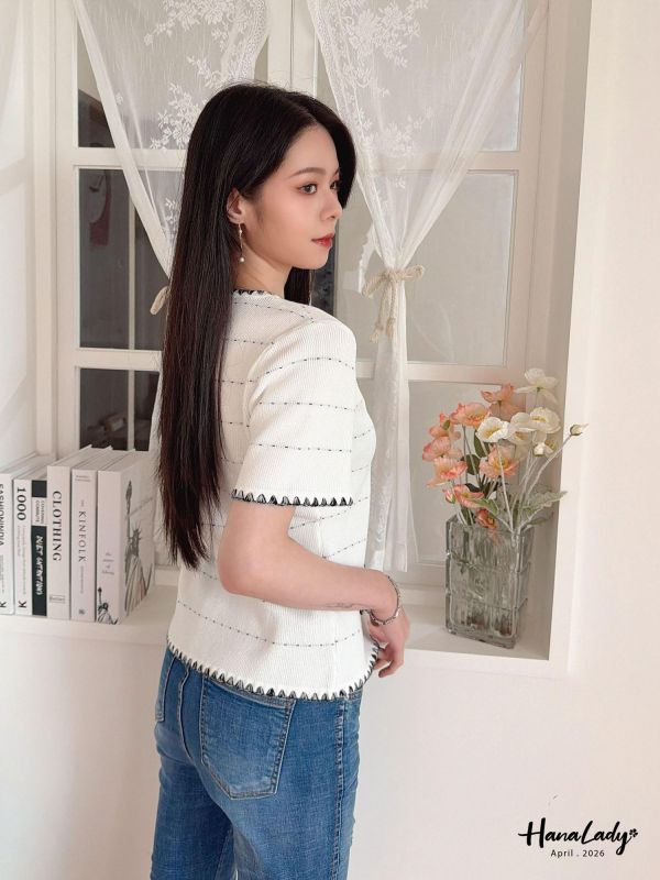 LFA81 三角邊車線小香風上衣 