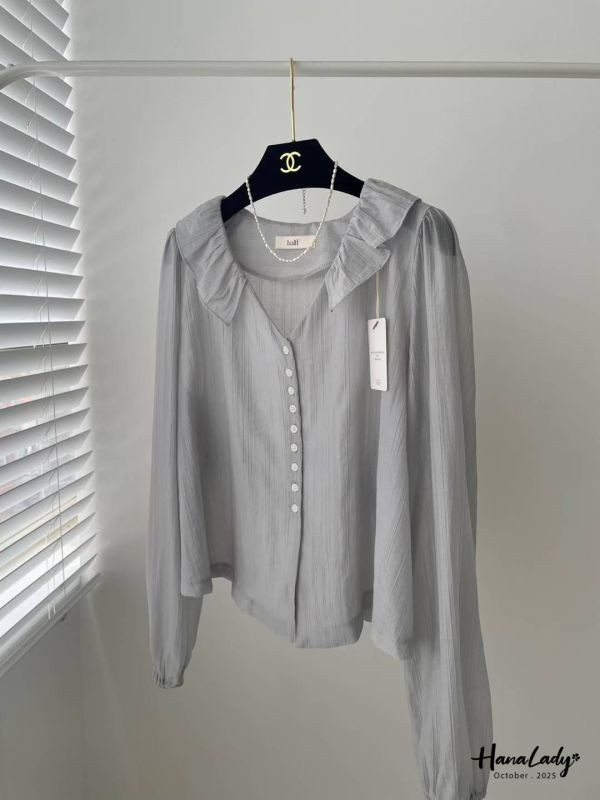 WTA77 可愛壓摺領排釦壓紋上衣 